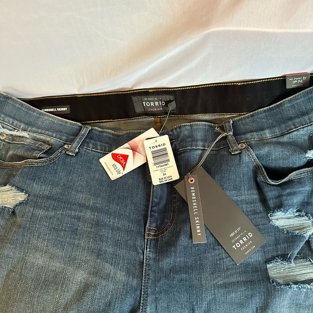 Torrid bombshell skinny Women's Dark Blue Skinny Jeans